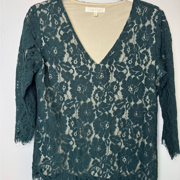 Green Lace V-Neck Top - Picture 1 of 4